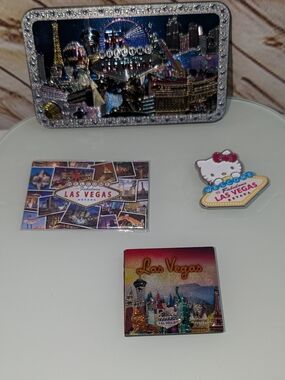 ♥️Lot of 4 Las Vegas magnets